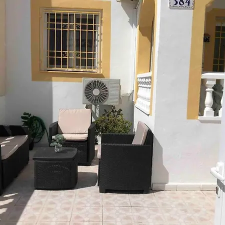 Acogedor Apartamento Con Piscina Cerca A La Playa Apartment *